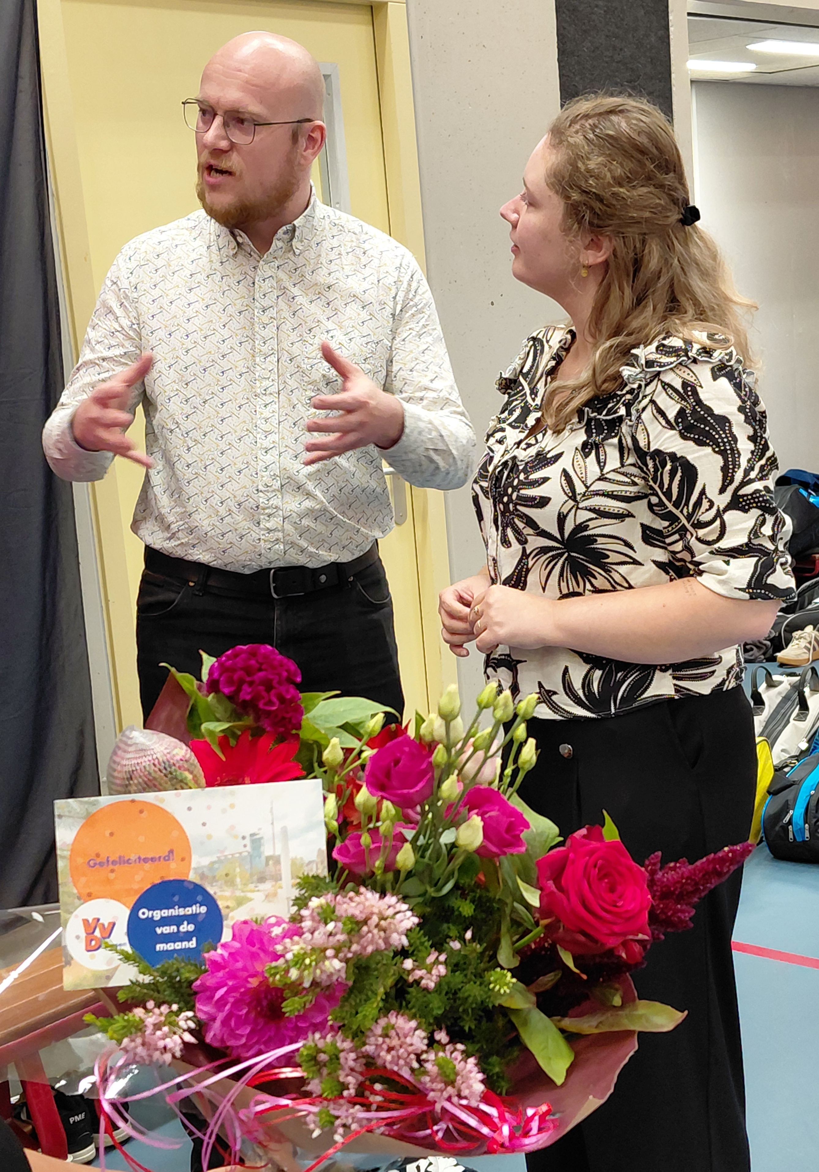 Bloemetje van de VVD vanwege ons lustrum 2