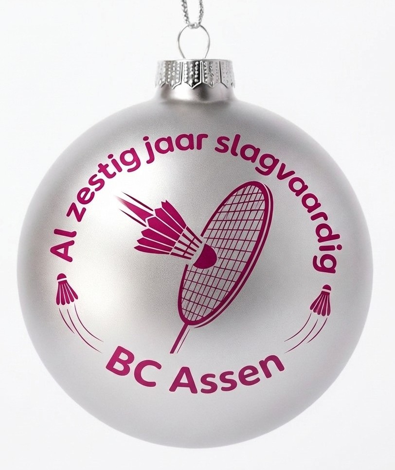 bcA al zestig jaar slagvaardig kerstbal witte achtergrond